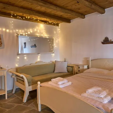 Thalassoxyla Thalassa *