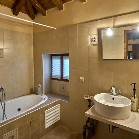 Thalassoxyla Thalassa